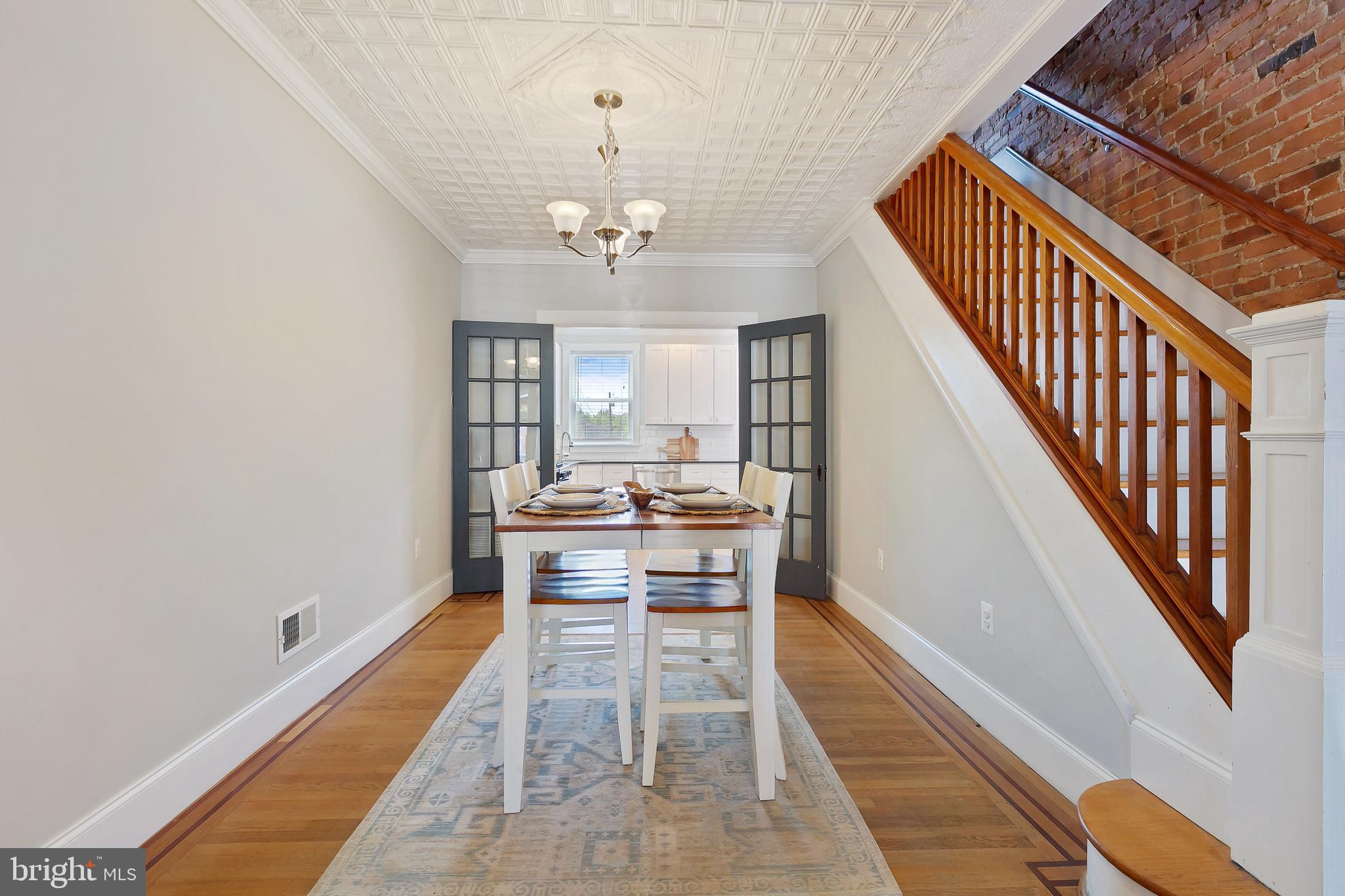 LOCUST POINT - Residential