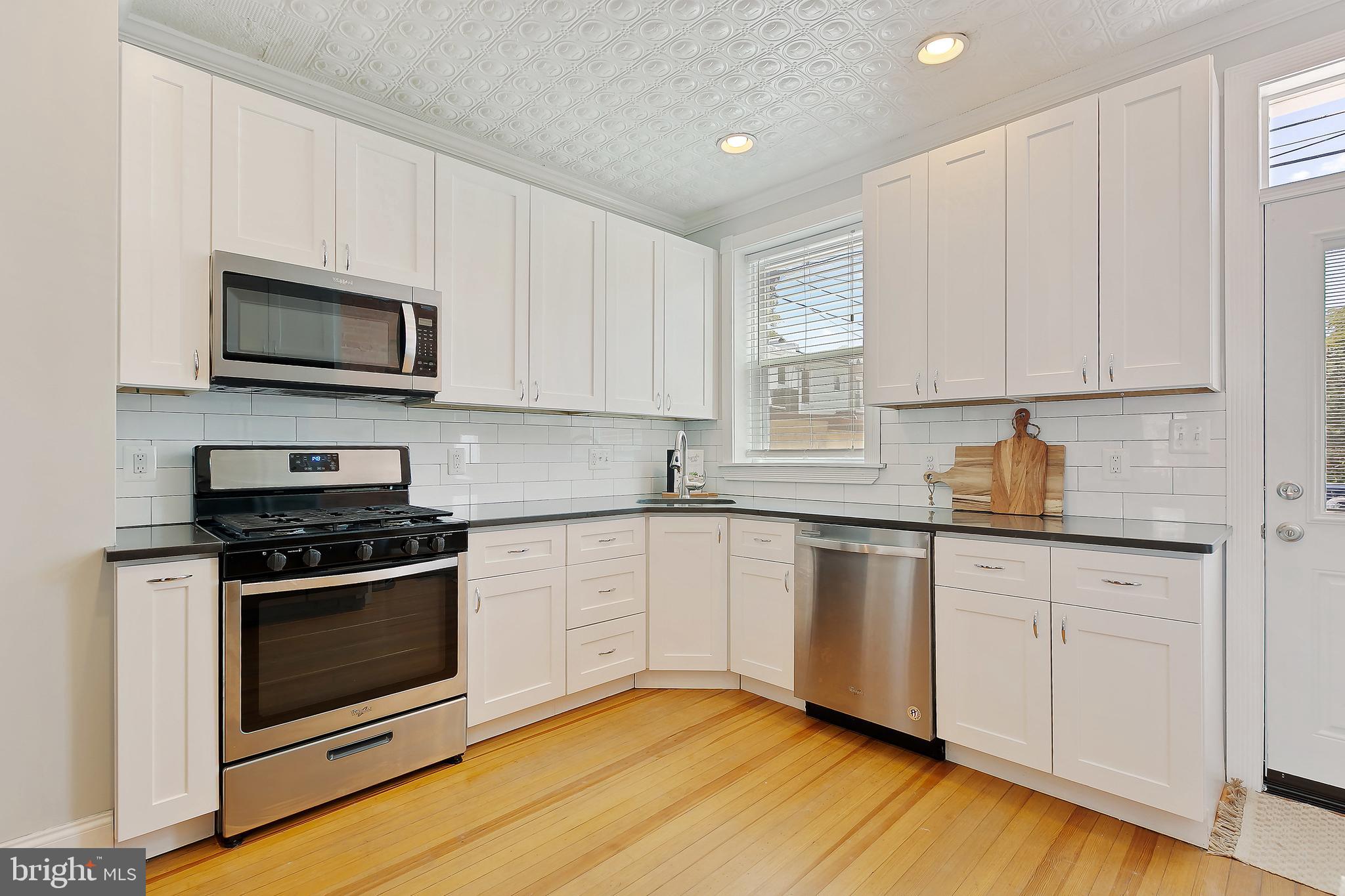 LOCUST POINT - Residential