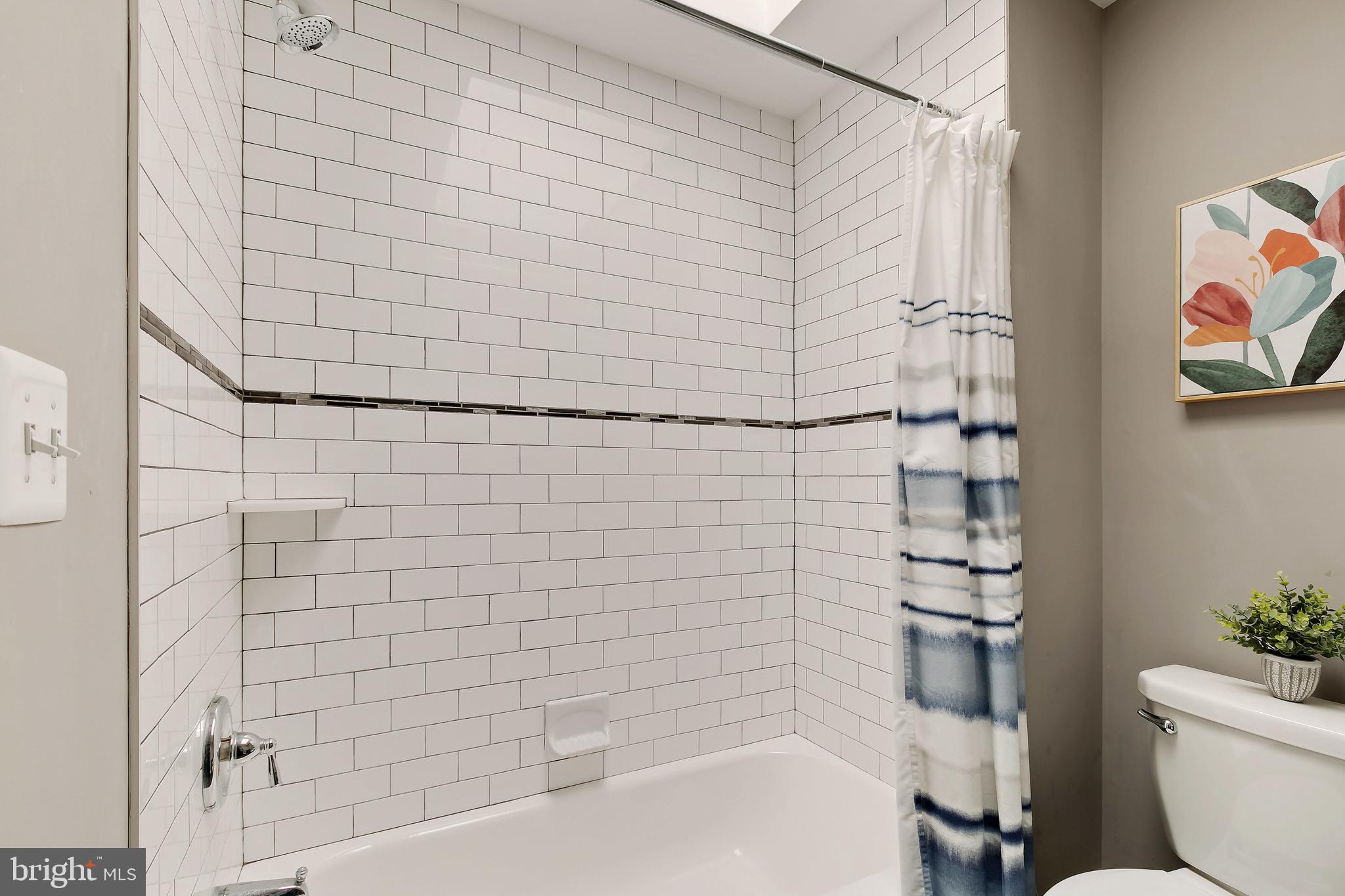 LOCUST POINT - Residential