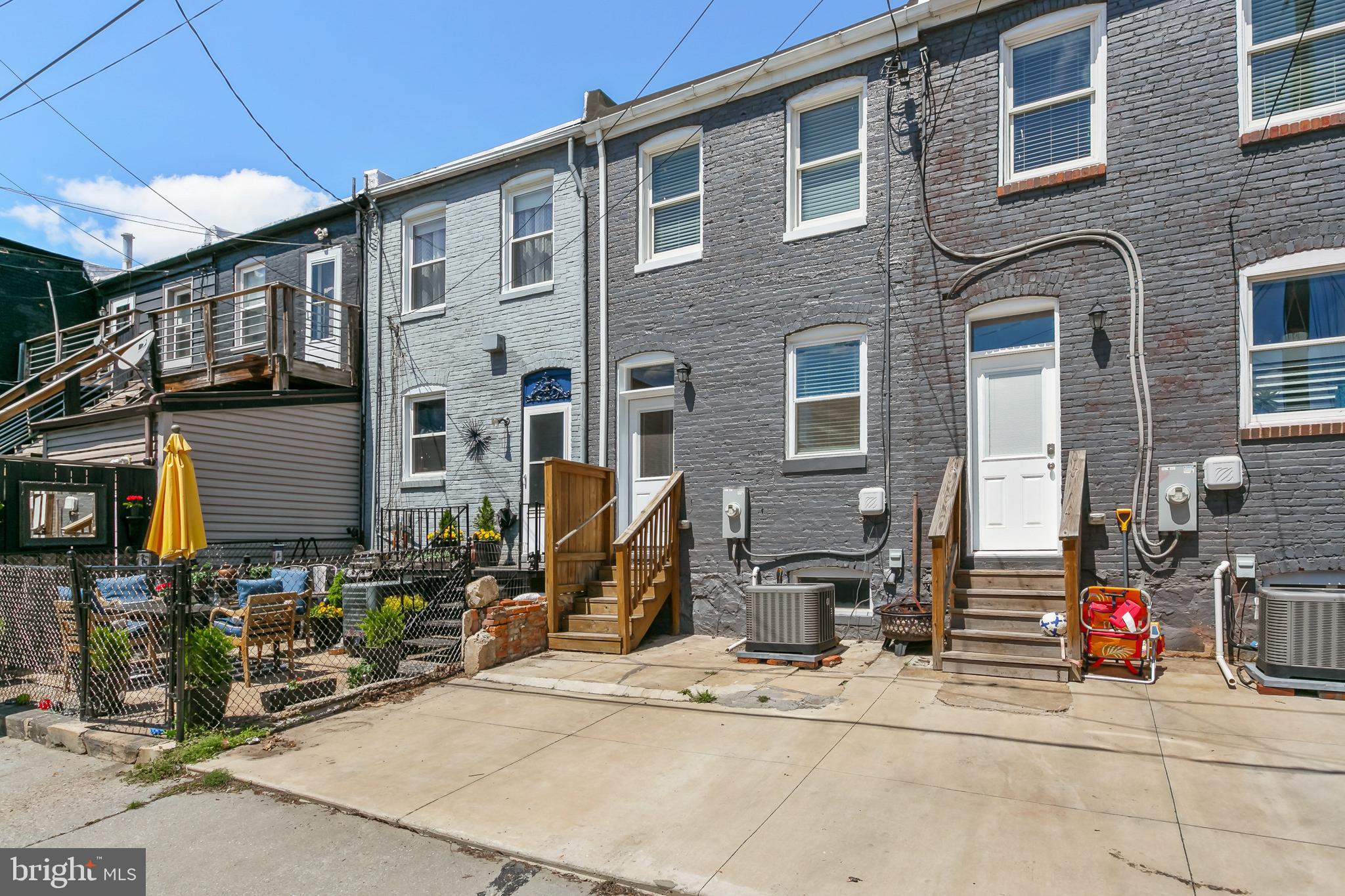 LOCUST POINT - Residential