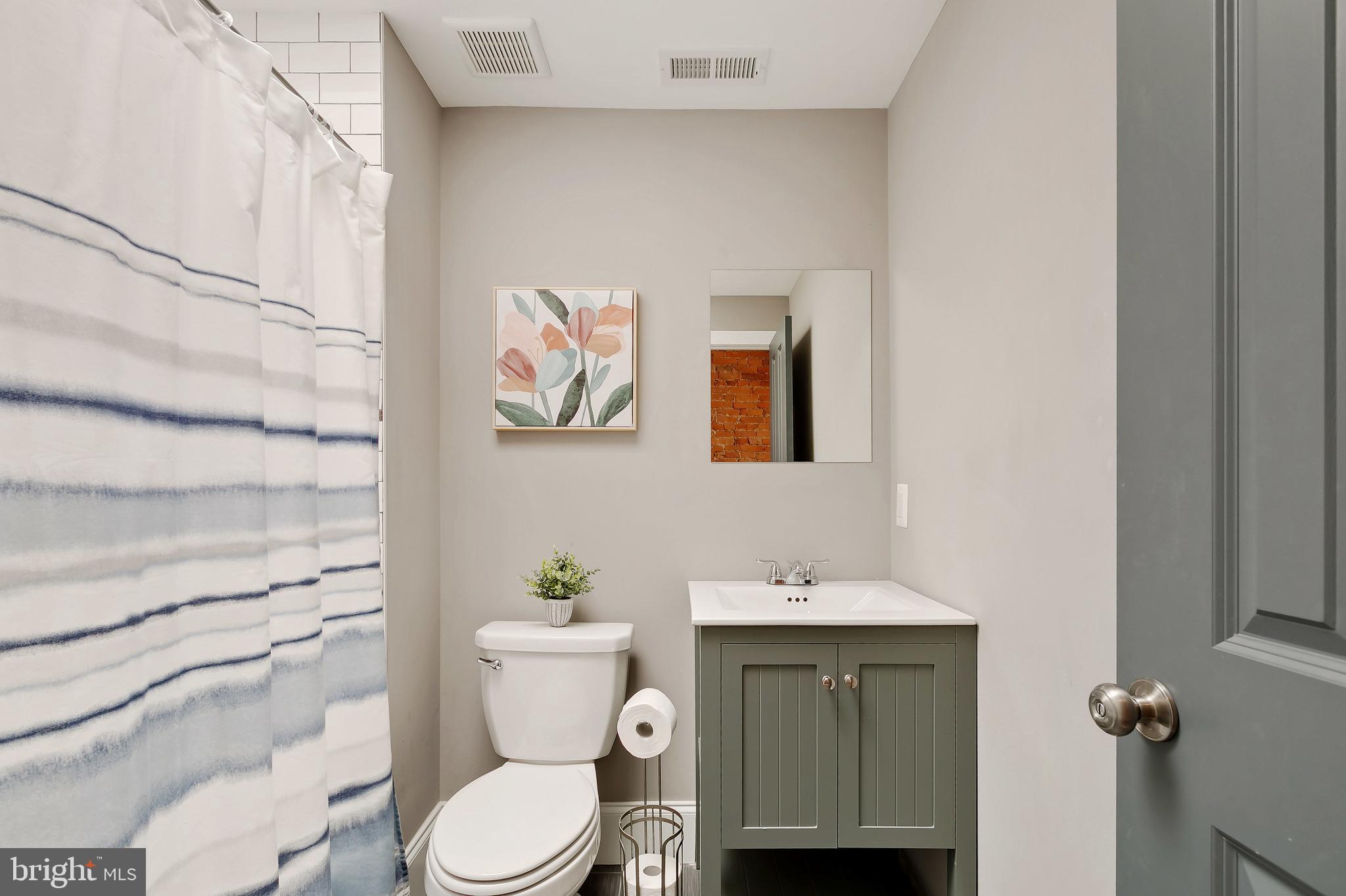 LOCUST POINT - Residential