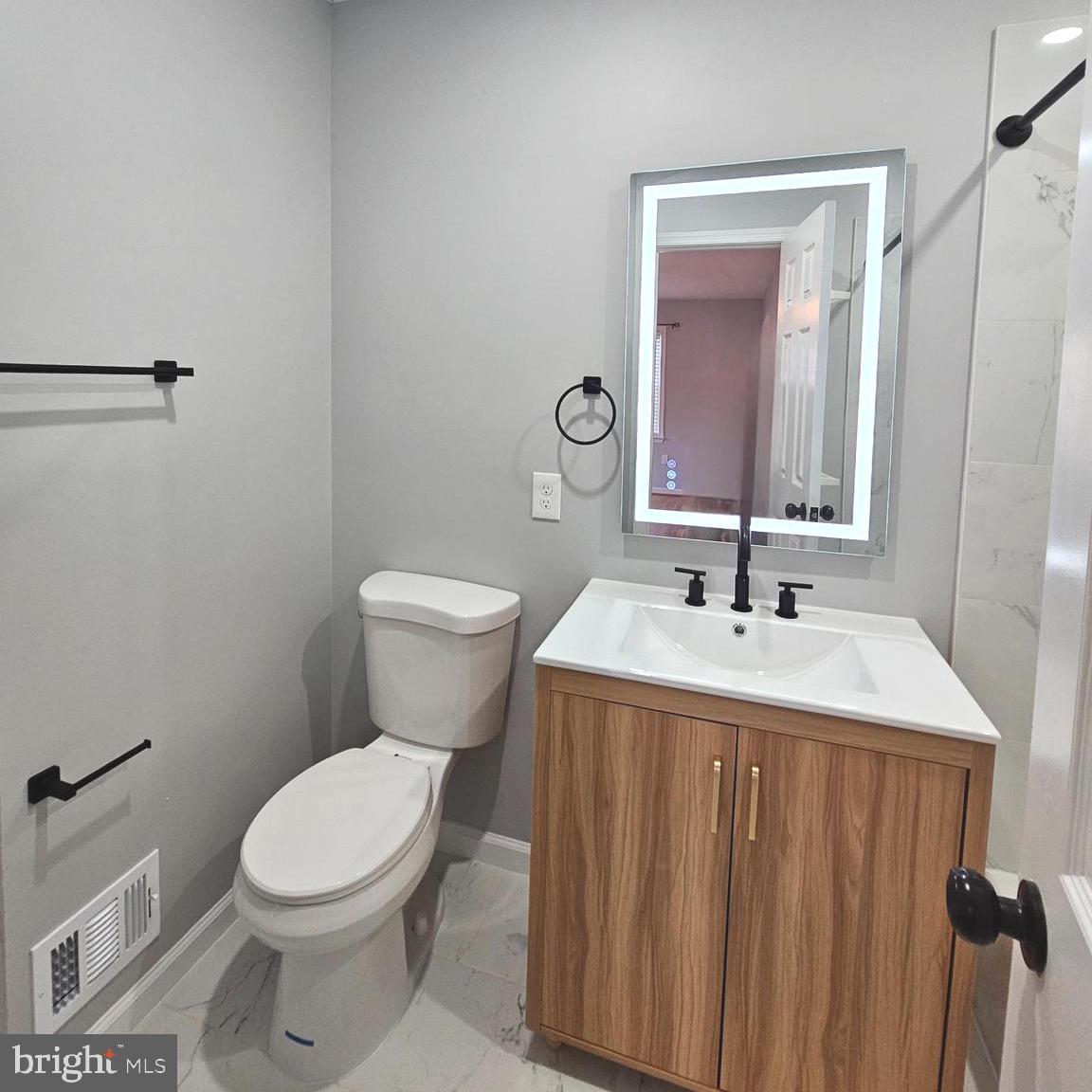 LEEWOOD - Residential Lease