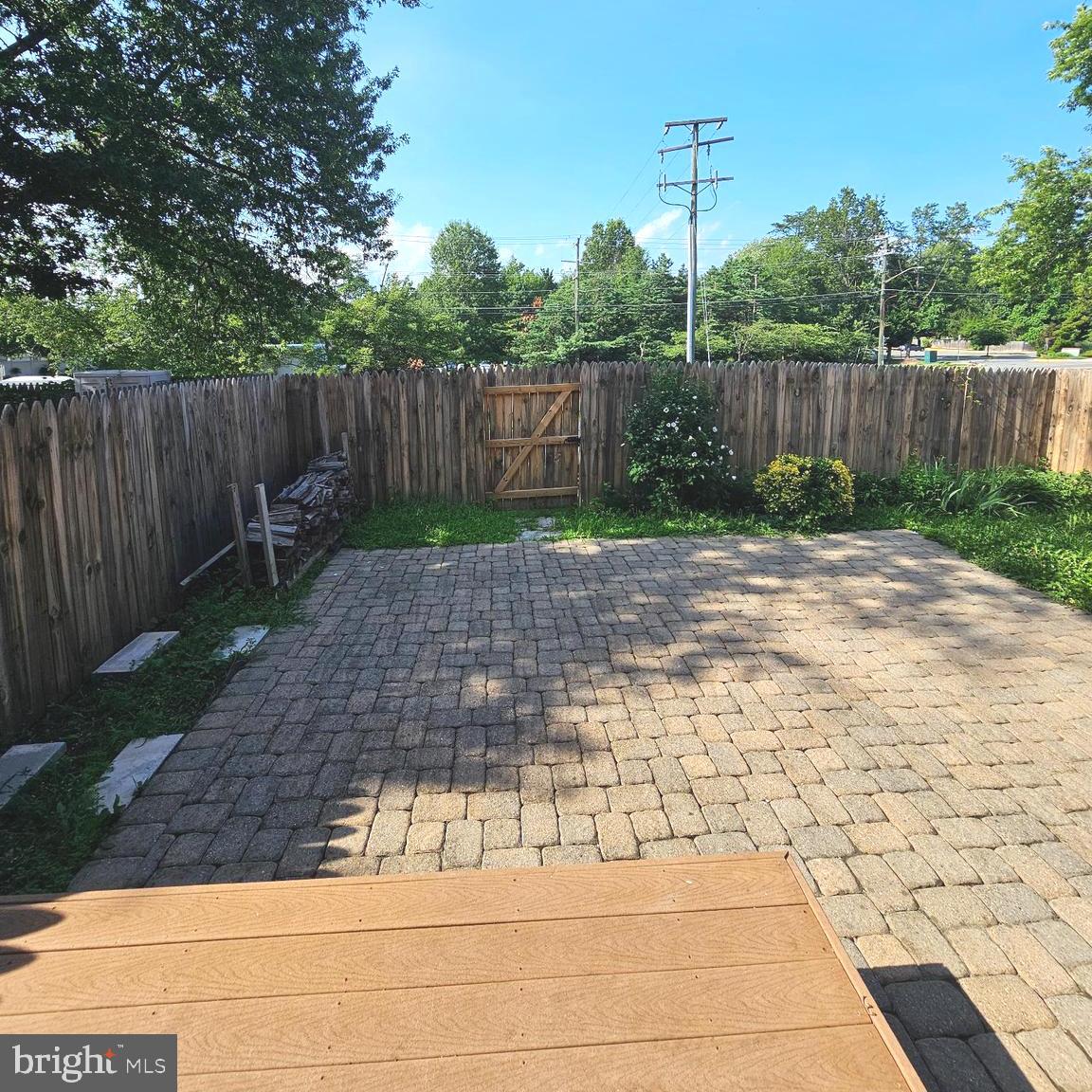 LEEWOOD - Residential Lease