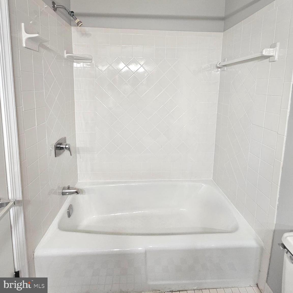 LEEWOOD - Residential Lease