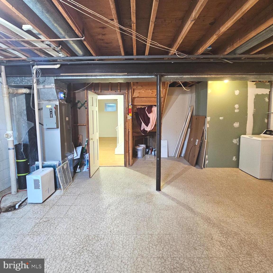 LEEWOOD - Residential Lease