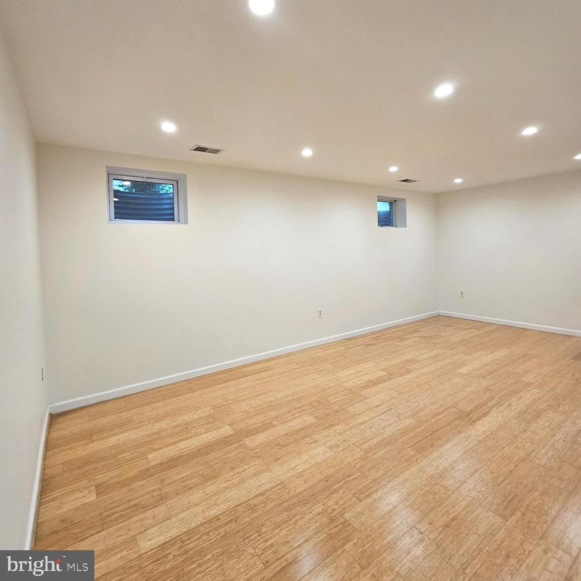 LEEWOOD - Residential Lease