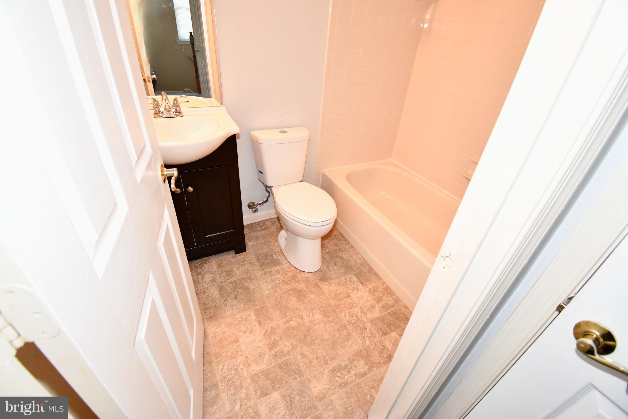 KETTERING OVERLOOK CONDO - Residential Lease