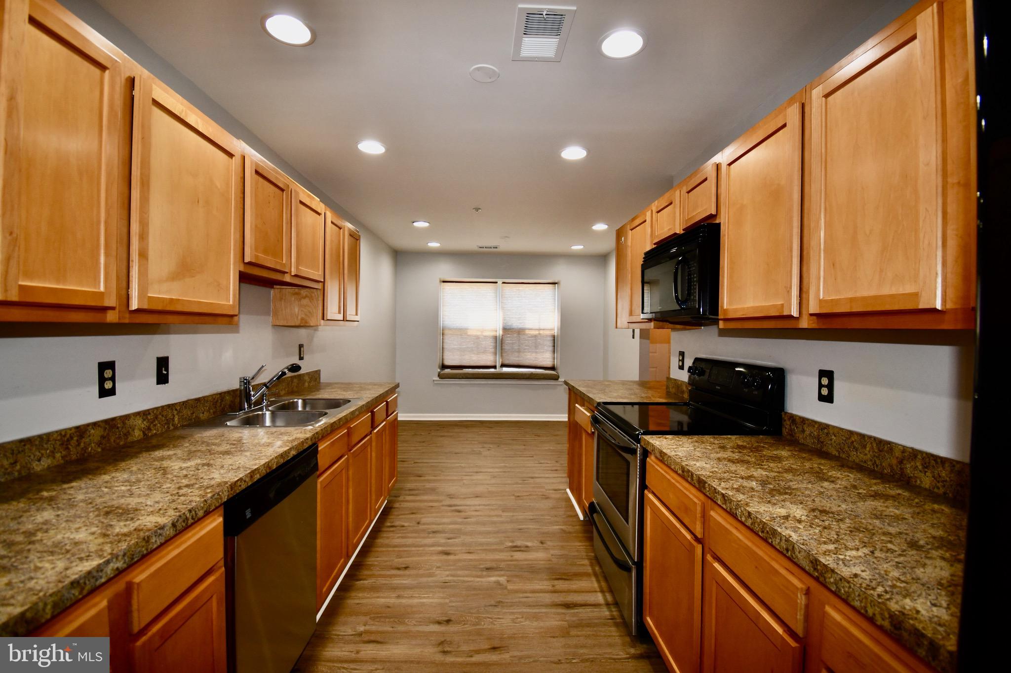 KETTERING OVERLOOK CONDO - Residential Lease