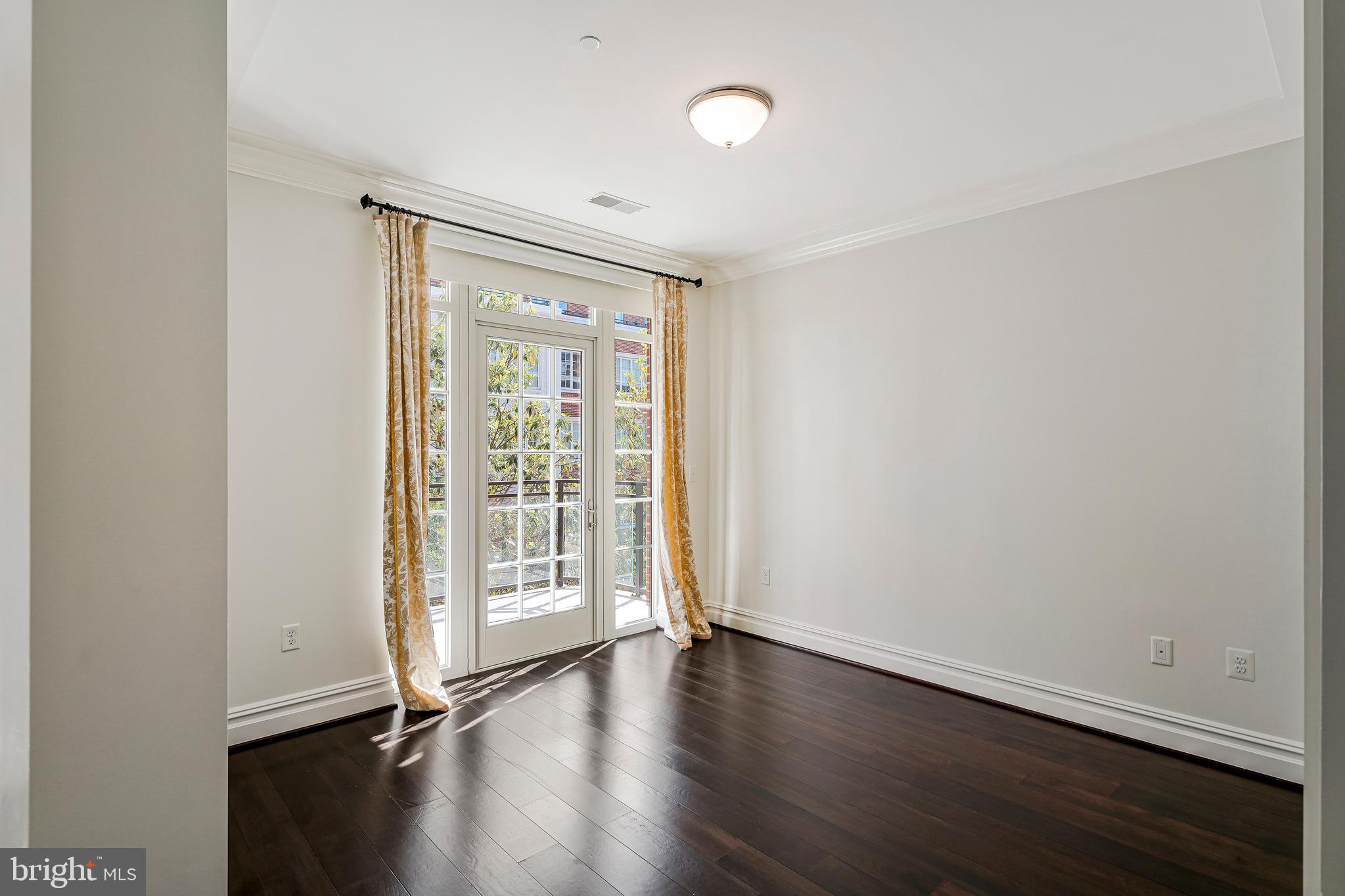 THE SIGNET - Residential