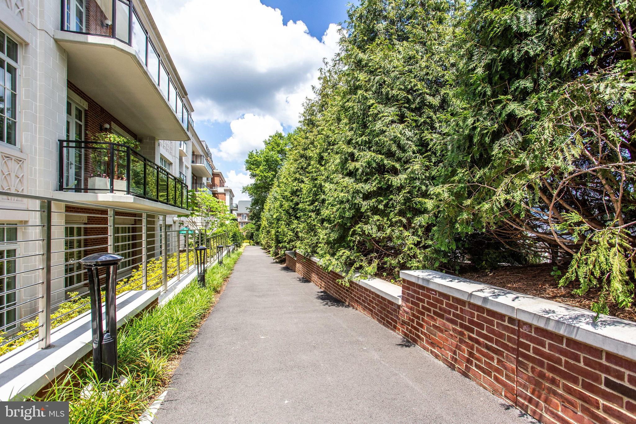 THE SIGNET - Residential