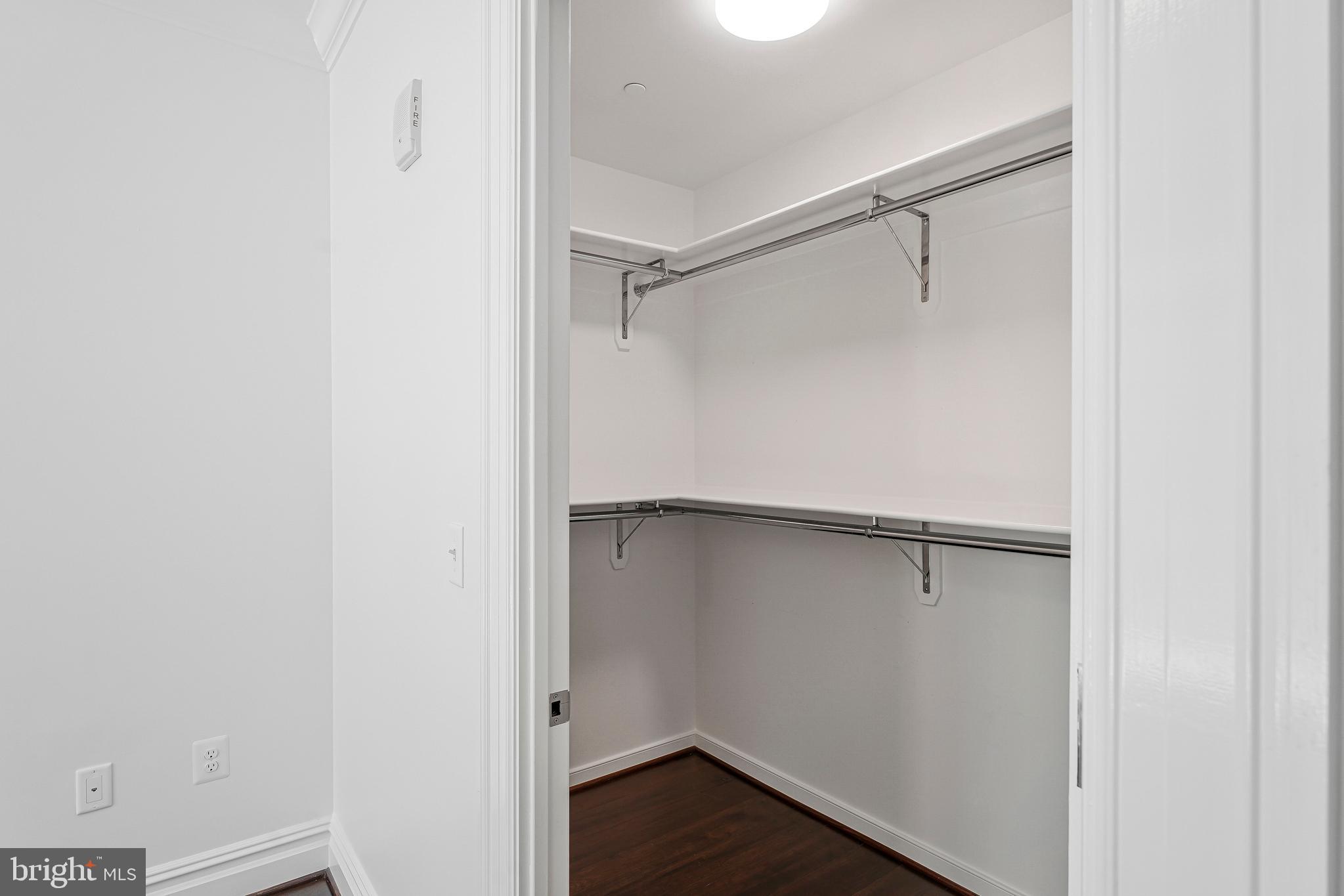 THE SIGNET - Residential