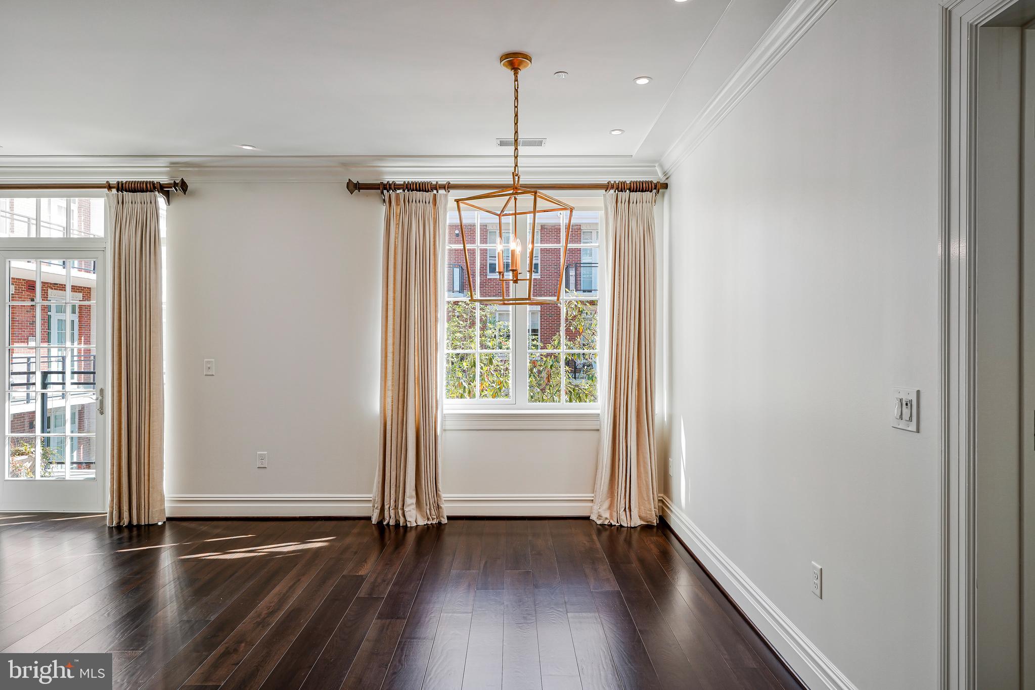 THE SIGNET - Residential