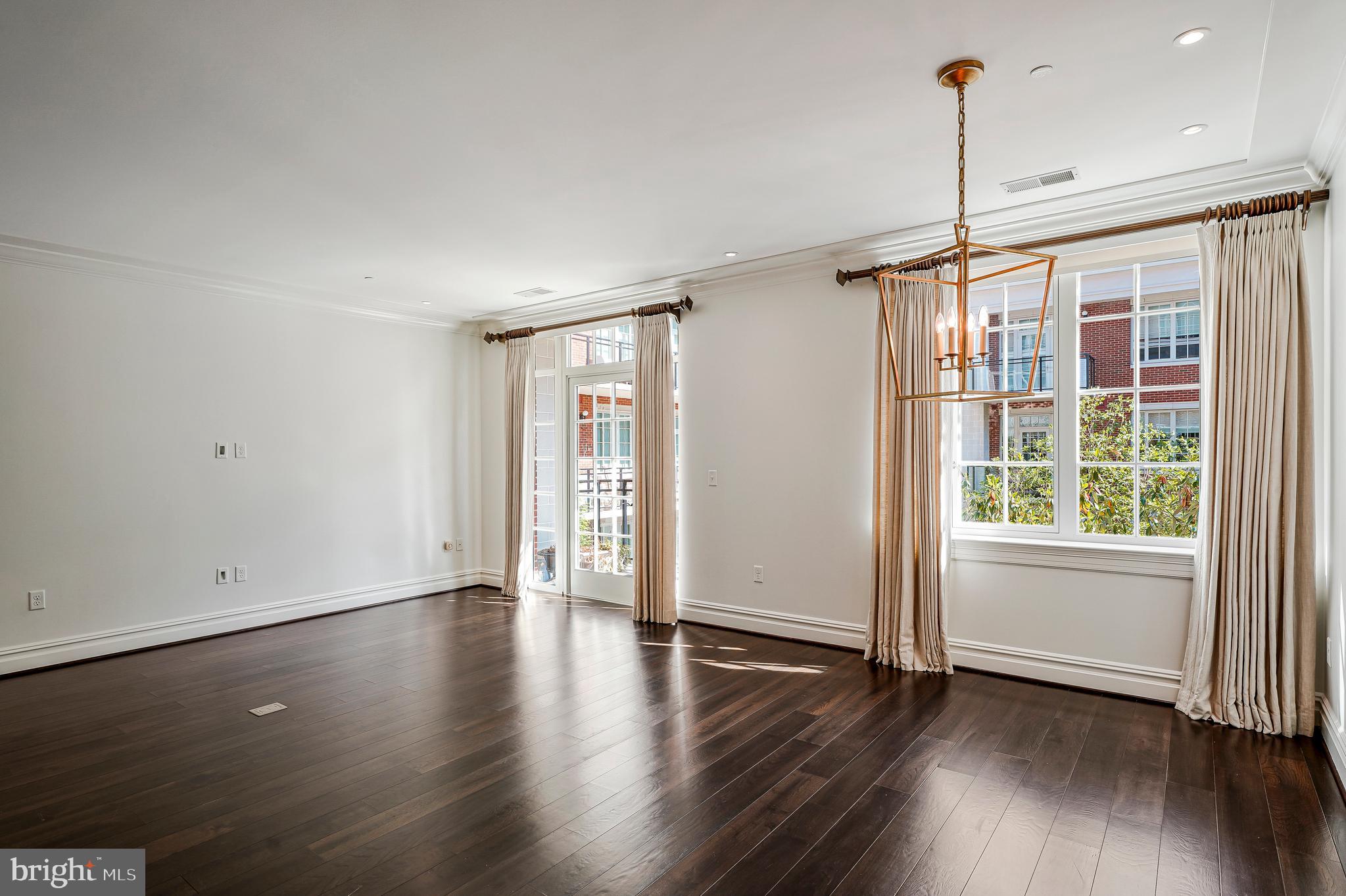 THE SIGNET - Residential