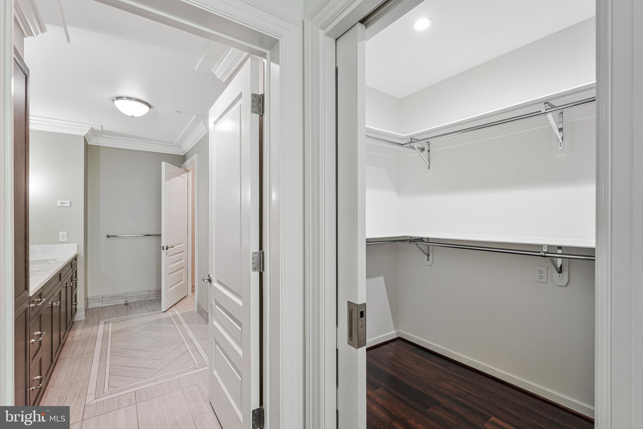 THE SIGNET - Residential