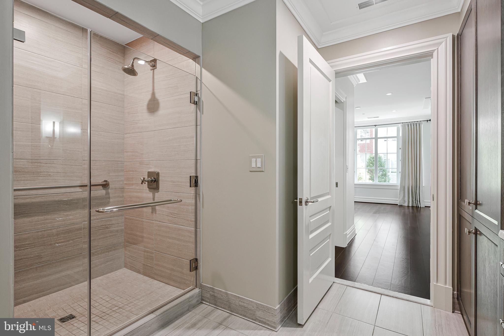 THE SIGNET - Residential