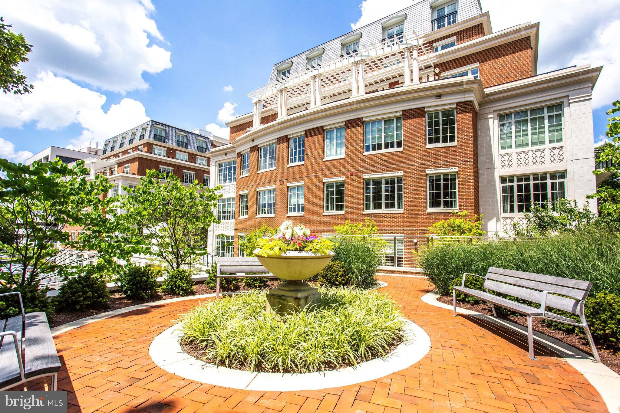 THE SIGNET - Residential