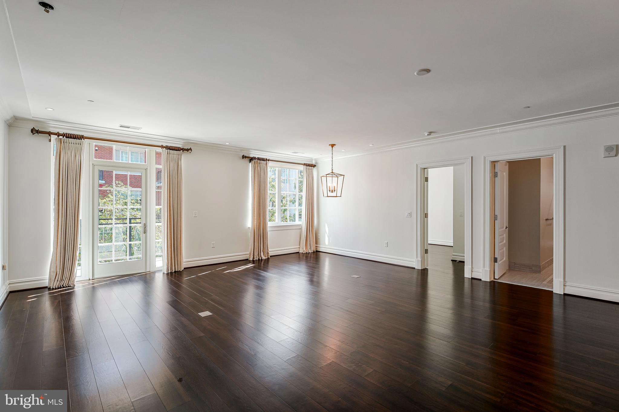 THE SIGNET - Residential