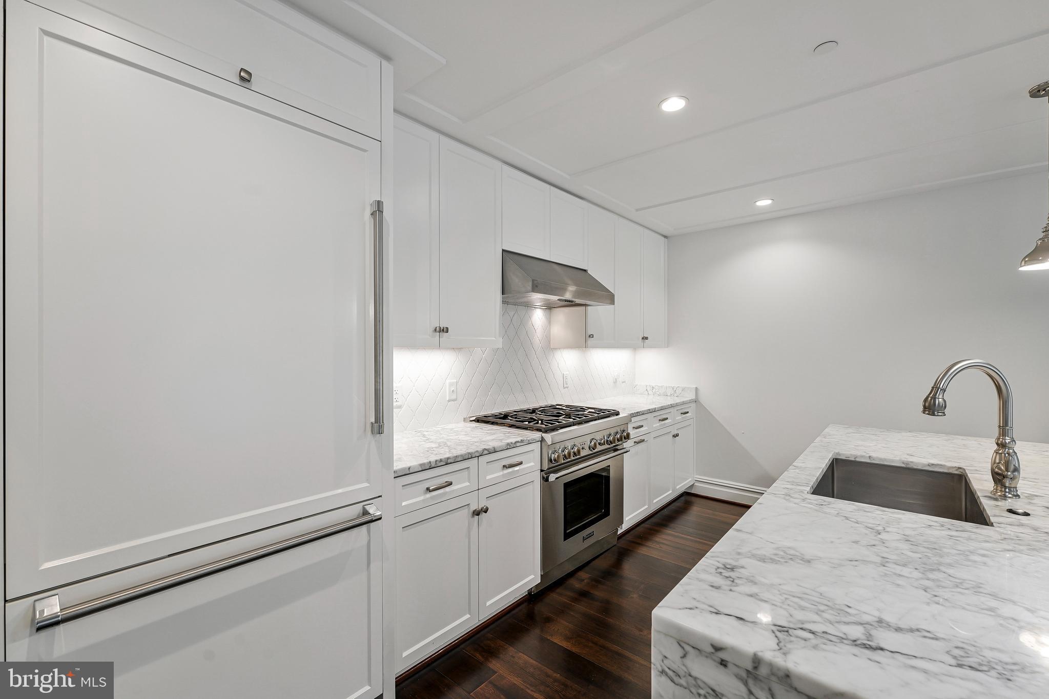 THE SIGNET - Residential