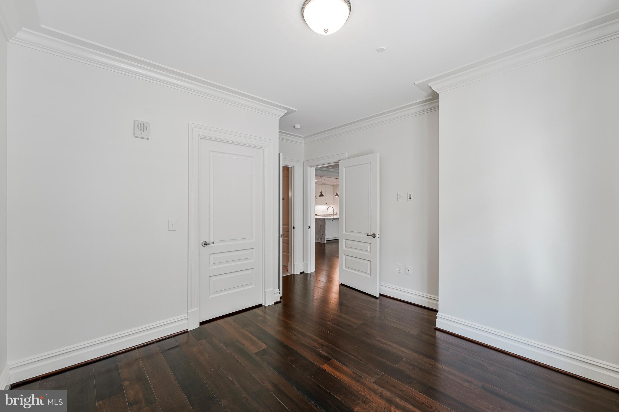 THE SIGNET - Residential