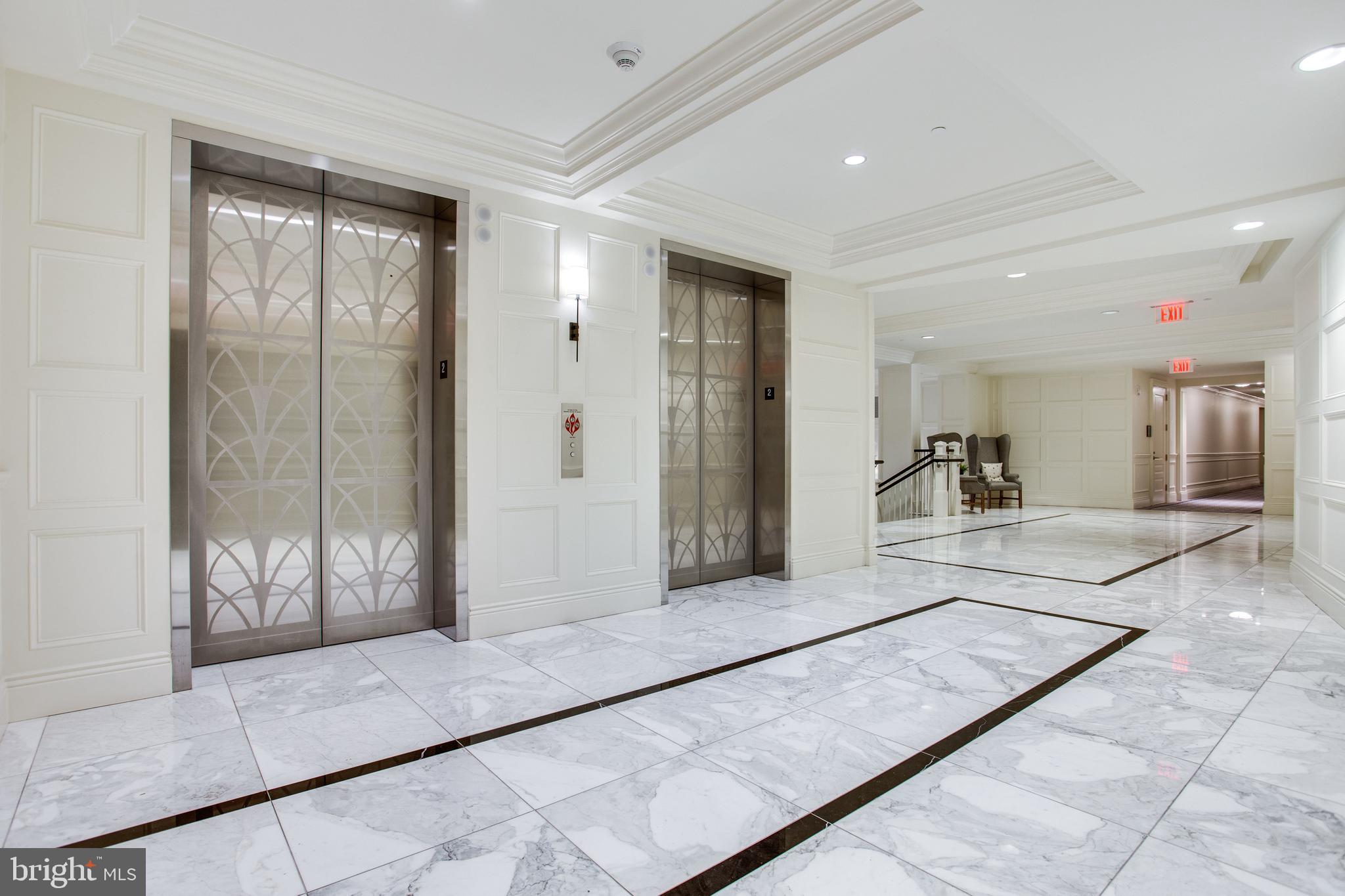 THE SIGNET - Residential