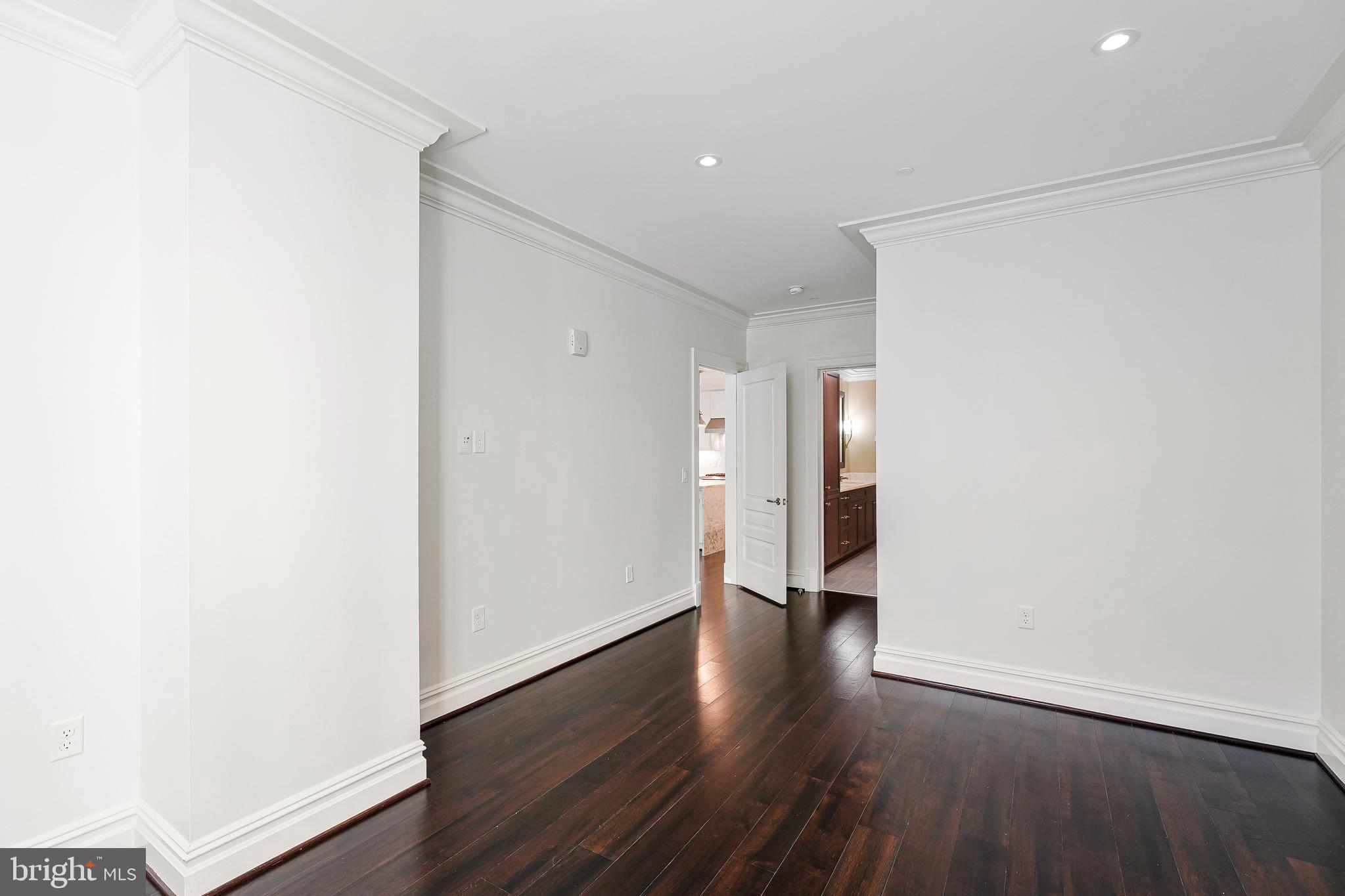 THE SIGNET - Residential