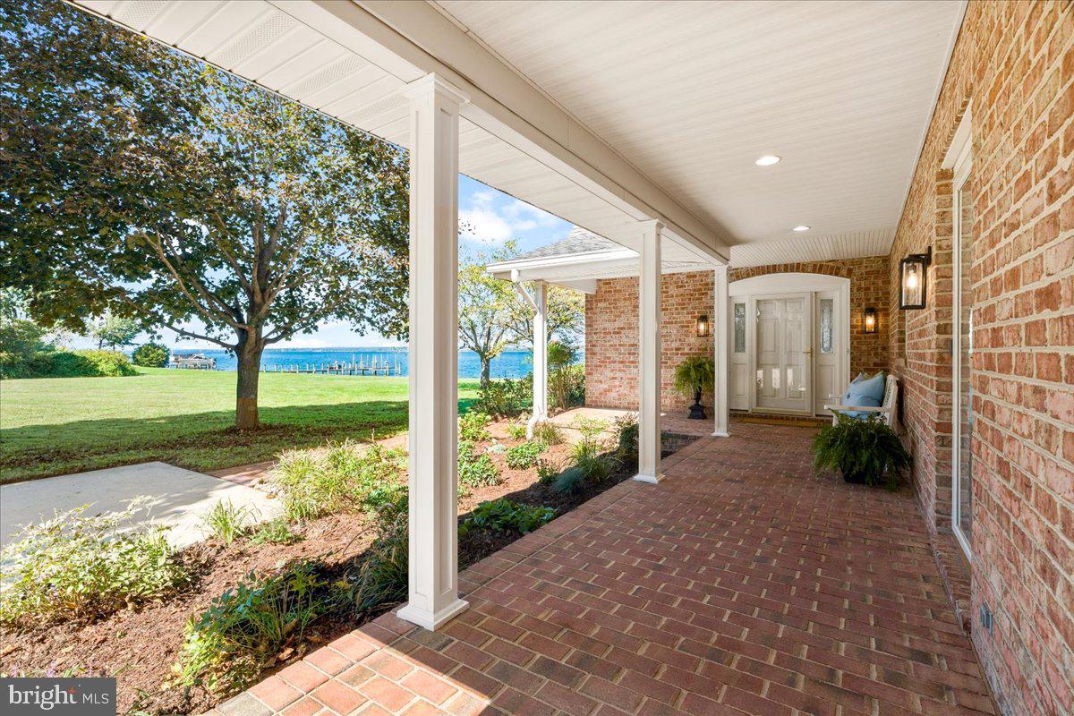 42642 DELLA BROOK LANE