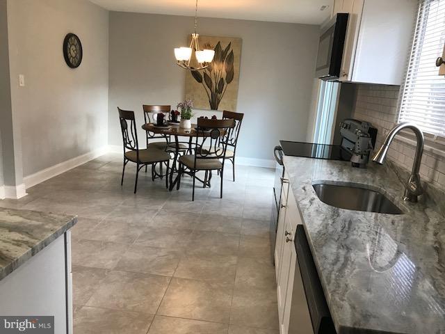 CHADWICK MANOR - Residential