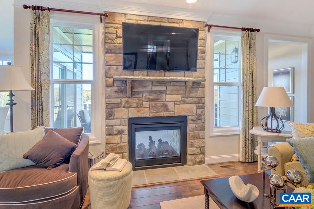 SPRING CREEK - Residential