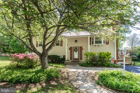 1111 Courtland Drive, Sykesville, MD MLS: MDCR2026624