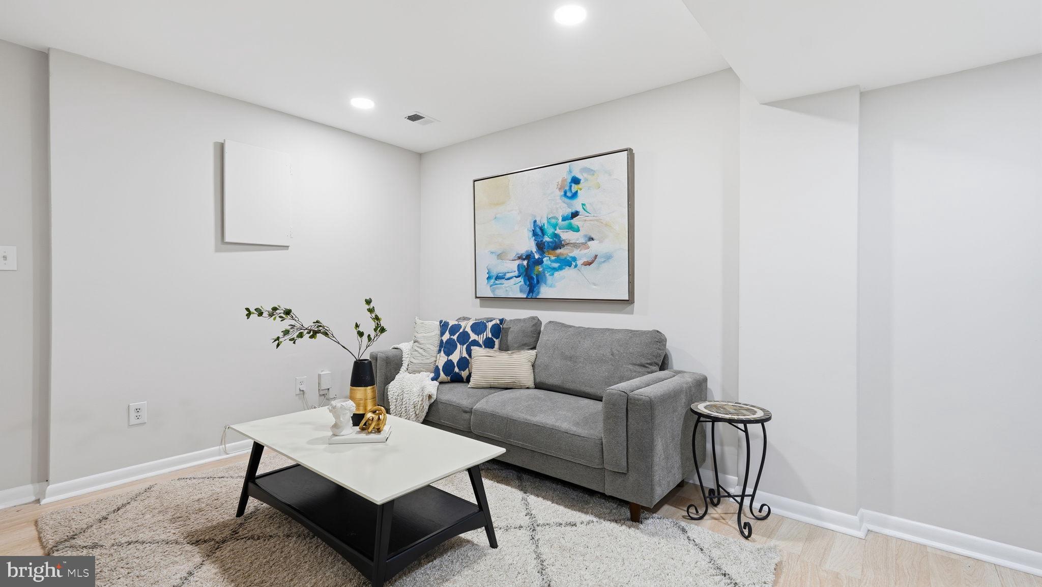 DALE CITY - Residential