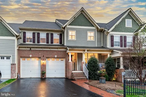 284 Holcombe Way, Lambertville, NJ MLS: NJHT2003660