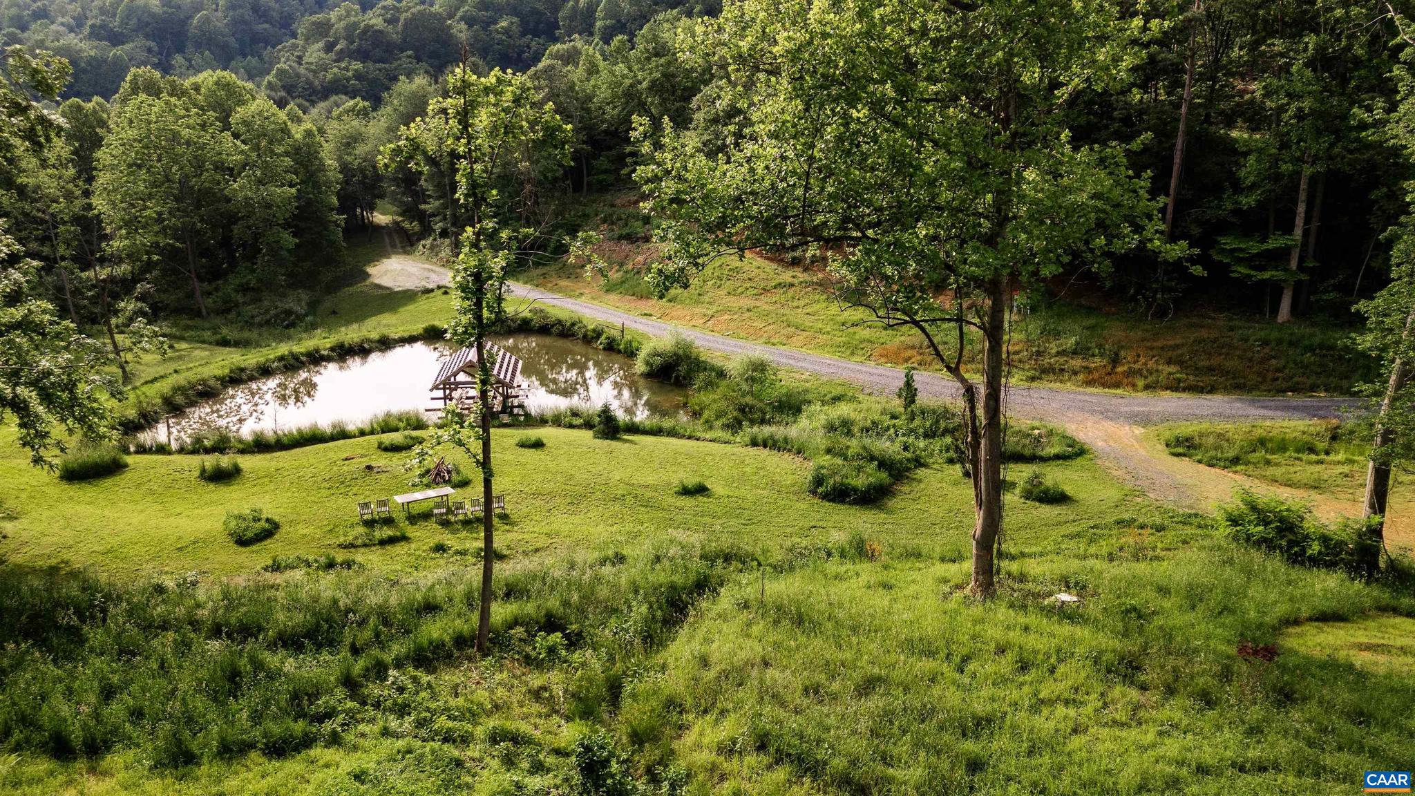 1390 PERKINS HOLLOW LN