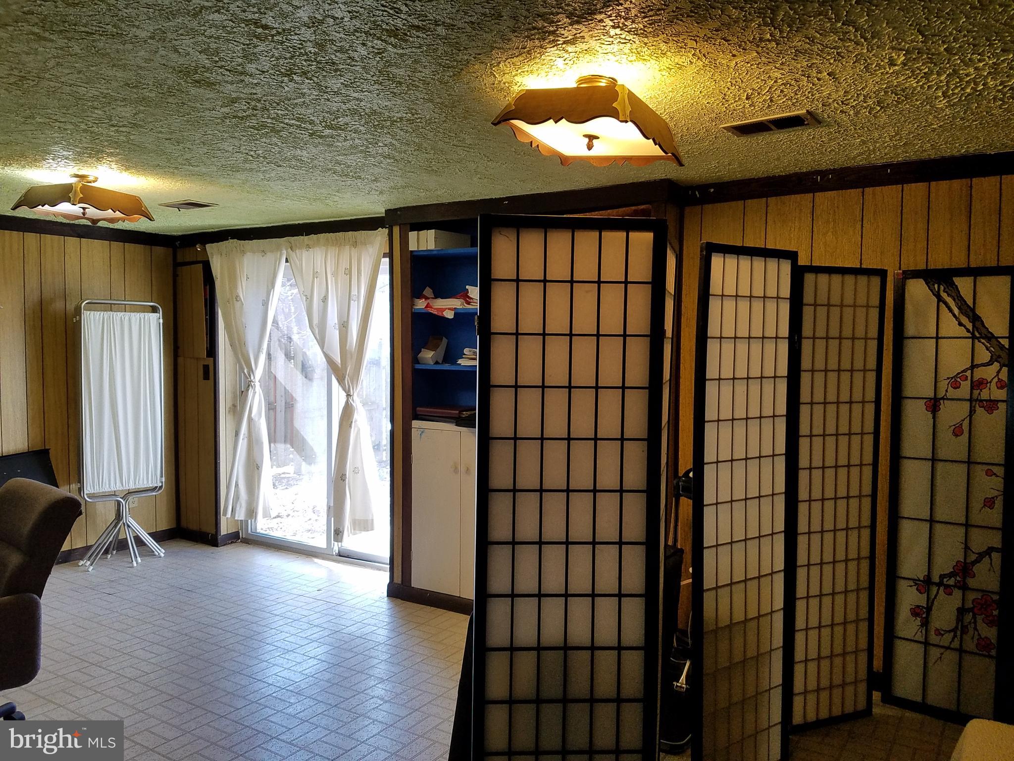 LAKE BRADDOCK - Residential