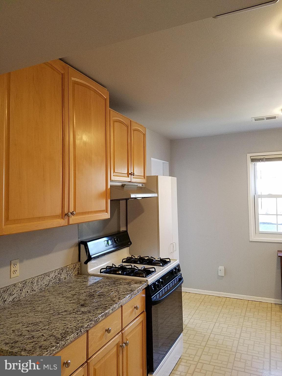 LAKE BRADDOCK - Residential