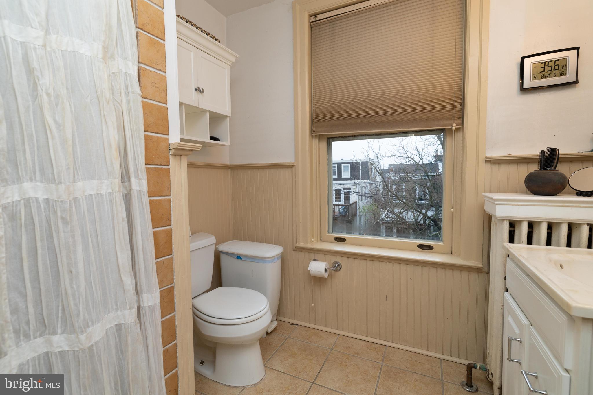 CHESTNUT HILL - Residential