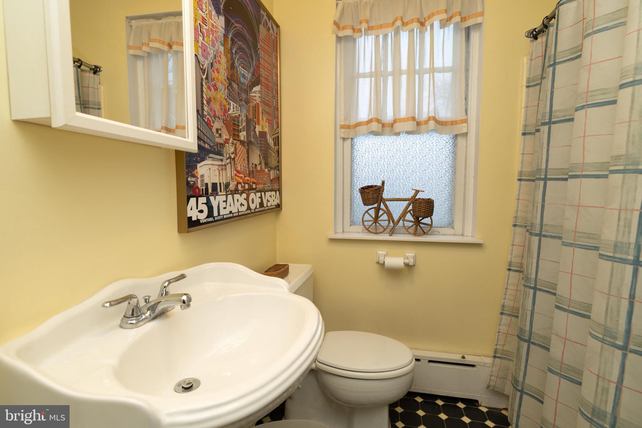 CHESTNUT HILL - Residential