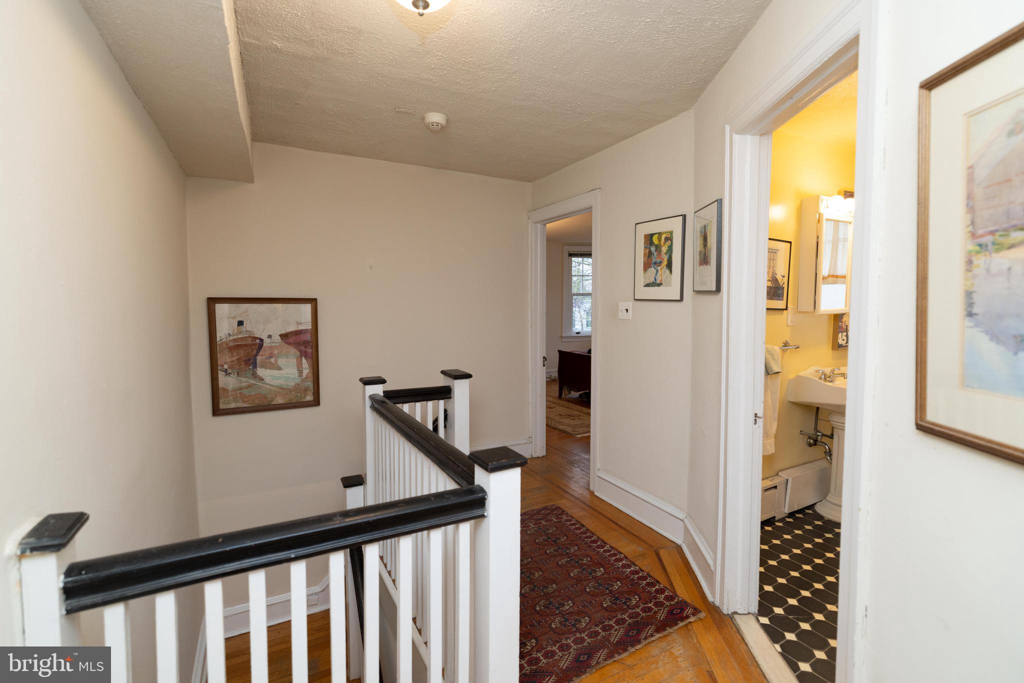 CHESTNUT HILL - Residential