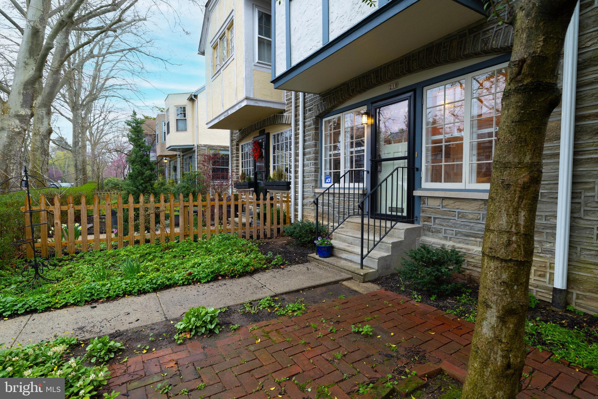 CHESTNUT HILL - Residential