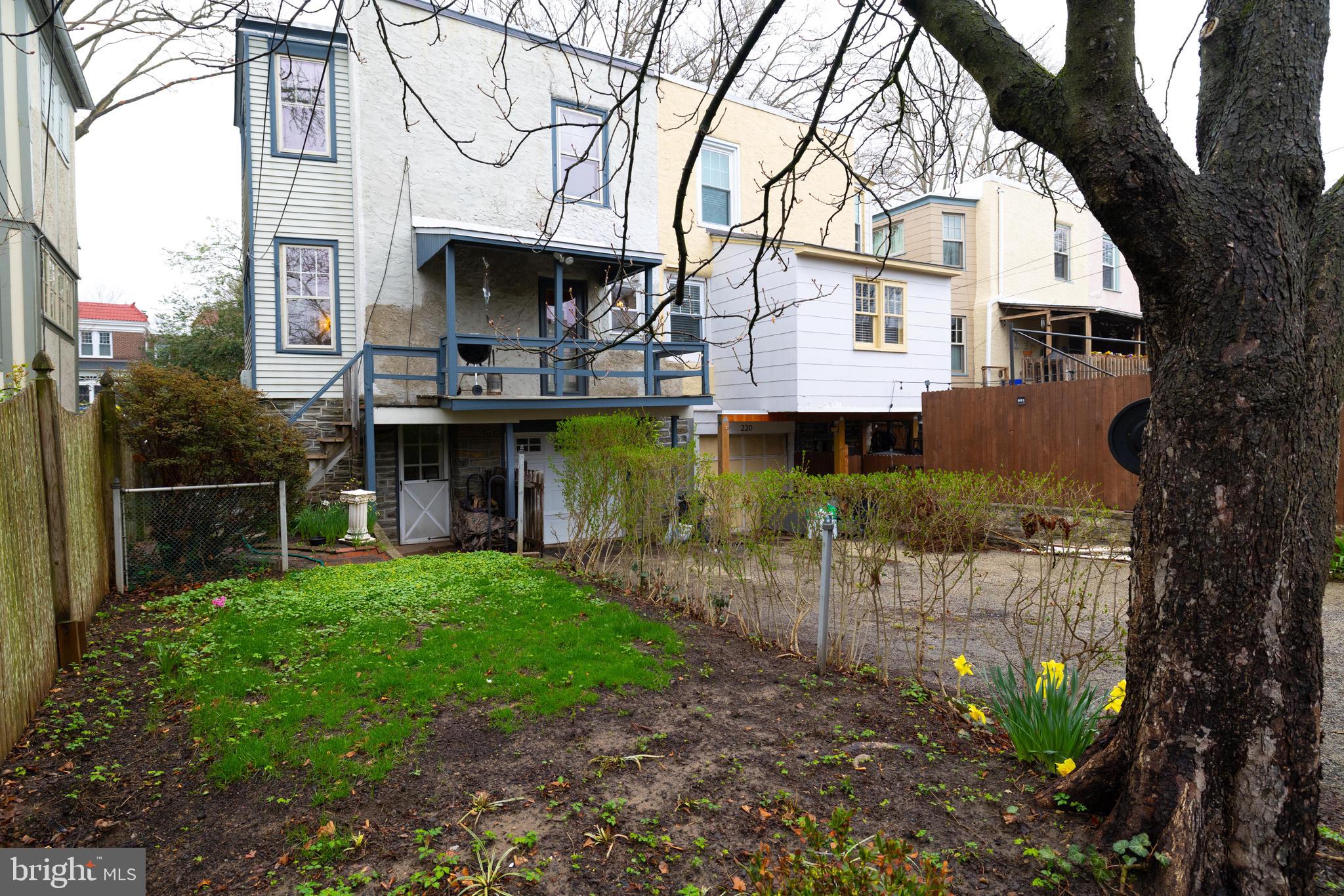 CHESTNUT HILL - Residential