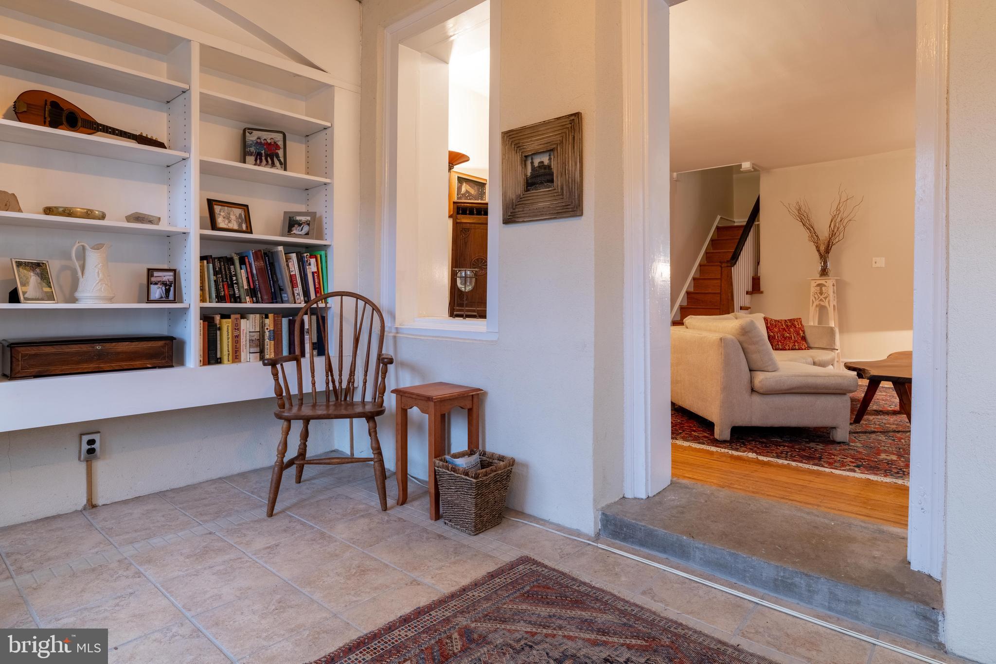 CHESTNUT HILL - Residential