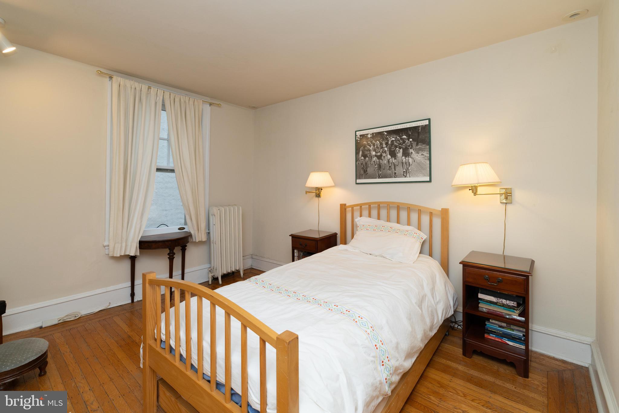 CHESTNUT HILL - Residential