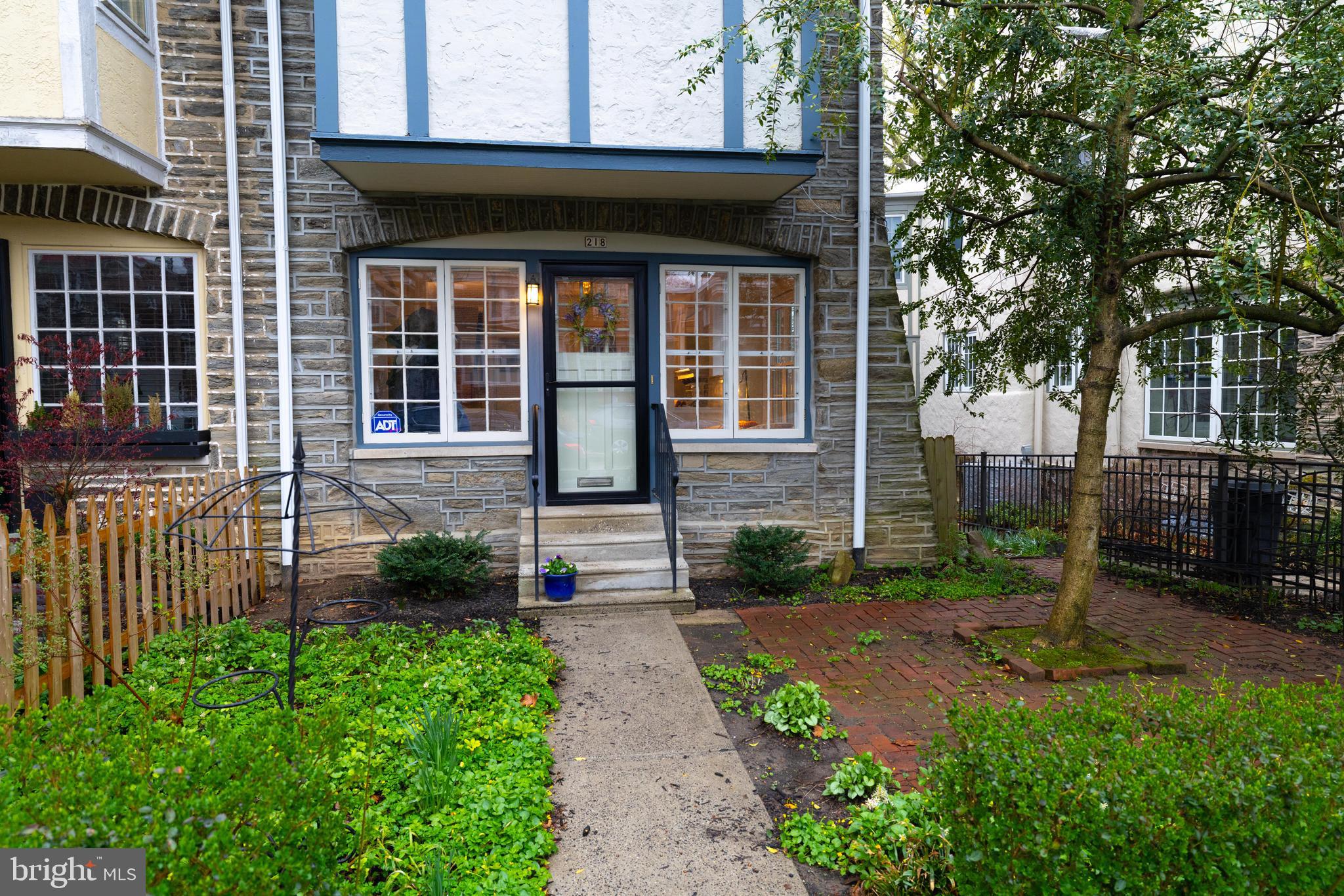 CHESTNUT HILL - Residential