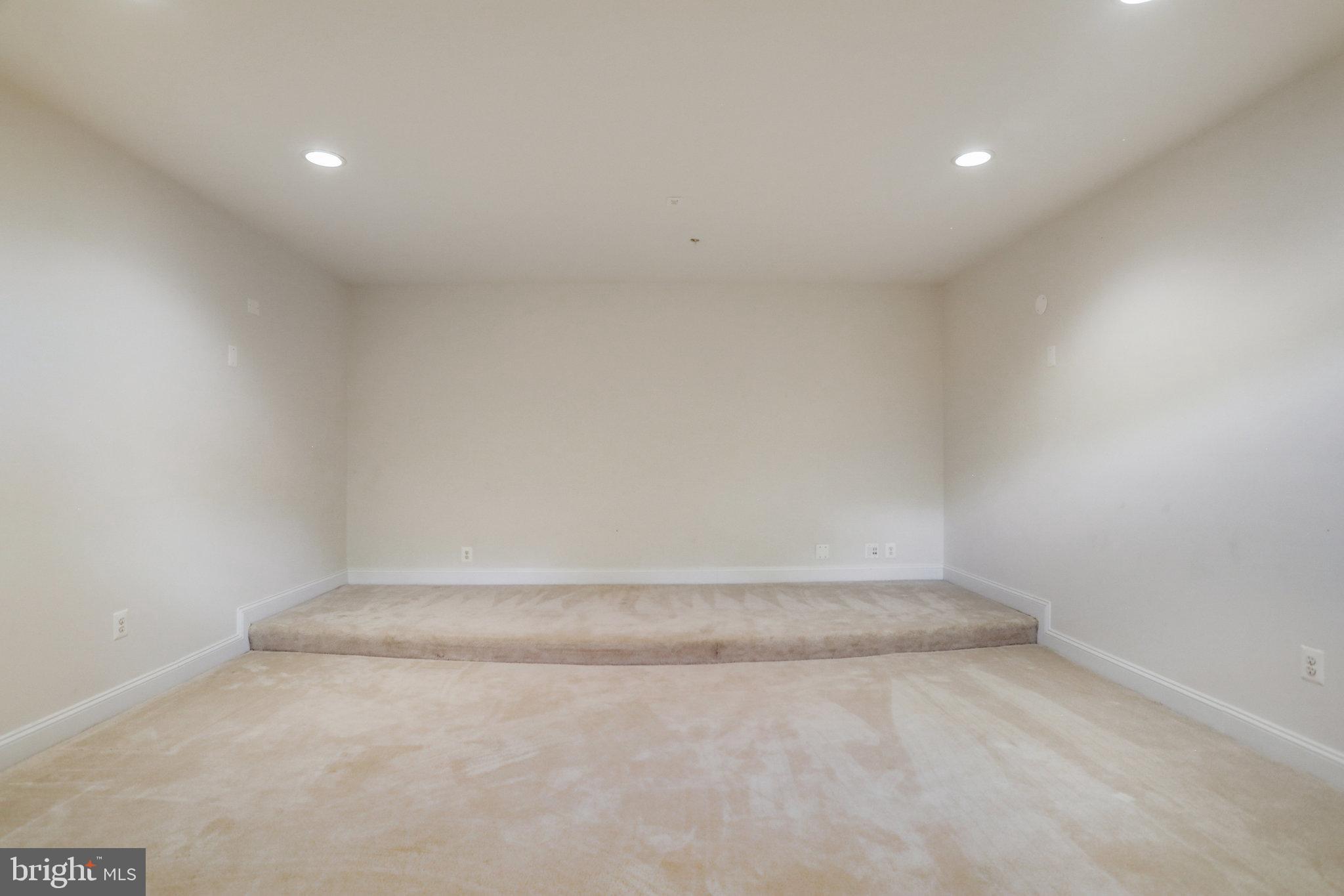 HAMPTONS AT WOODMORE - Residential