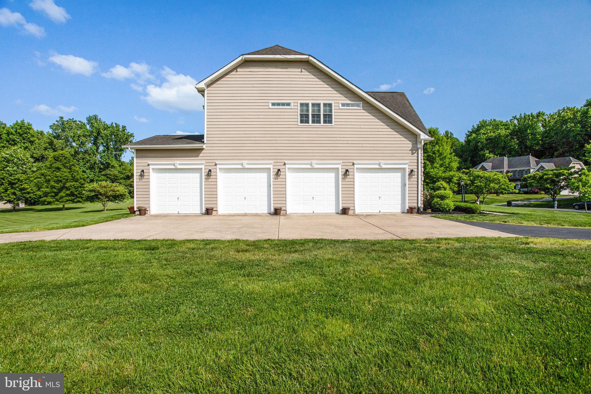 HAMPTONS AT WOODMORE - Residential