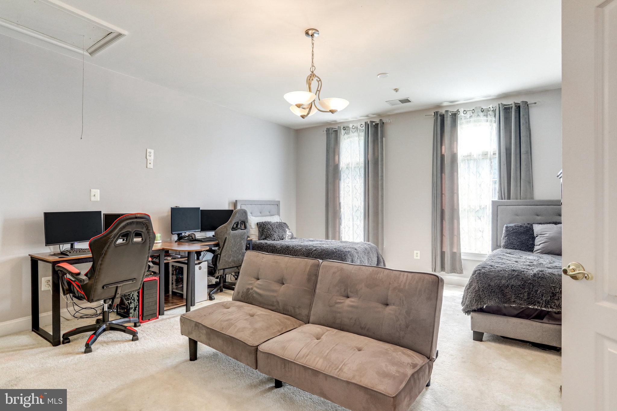 HAMPTONS AT WOODMORE - Residential