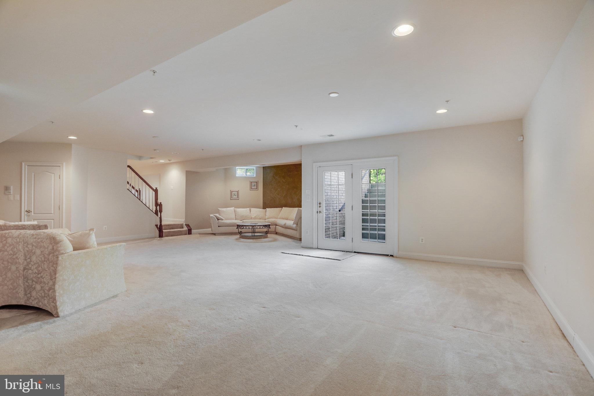 HAMPTONS AT WOODMORE - Residential