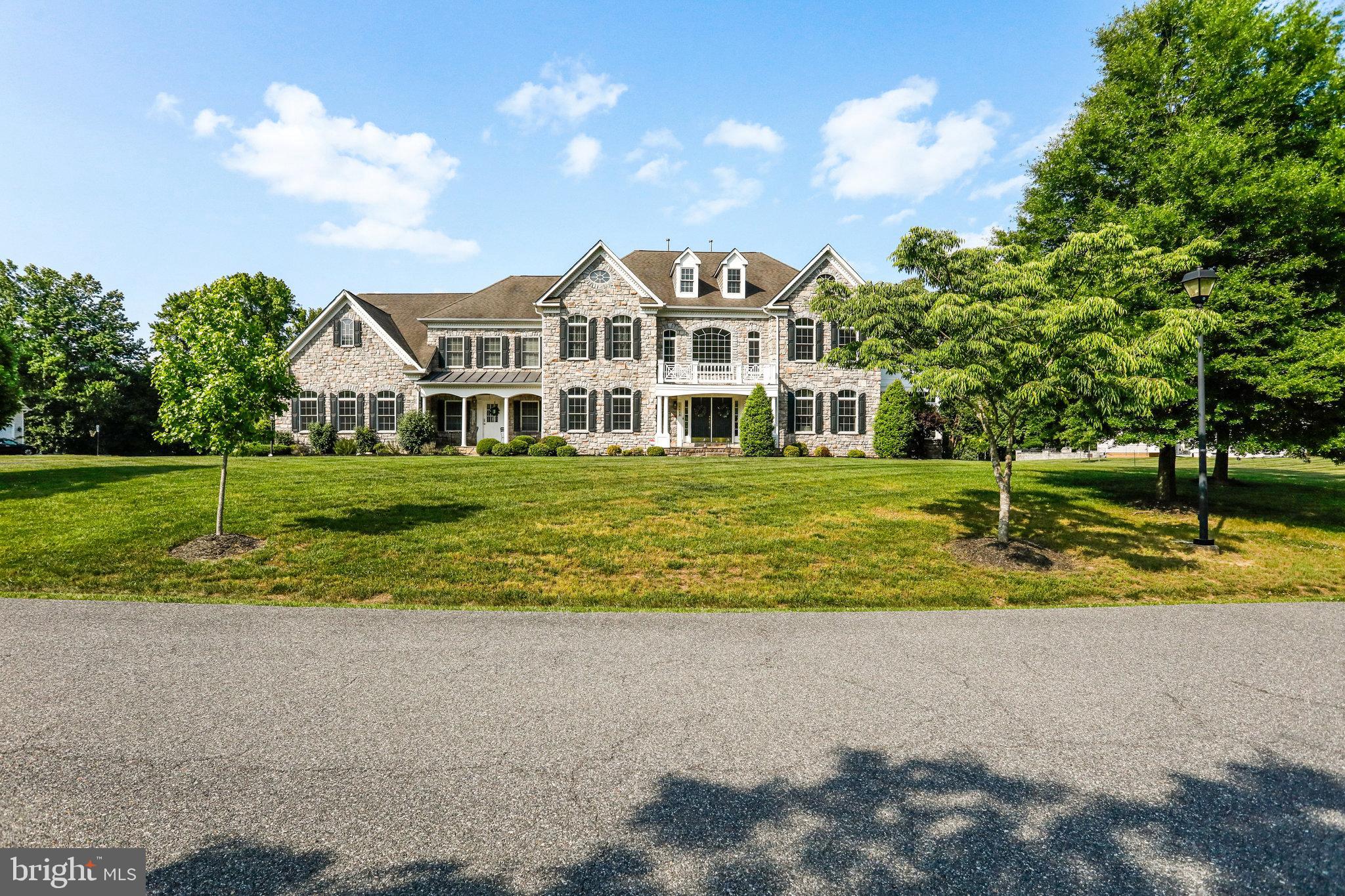 HAMPTONS AT WOODMORE - Residential