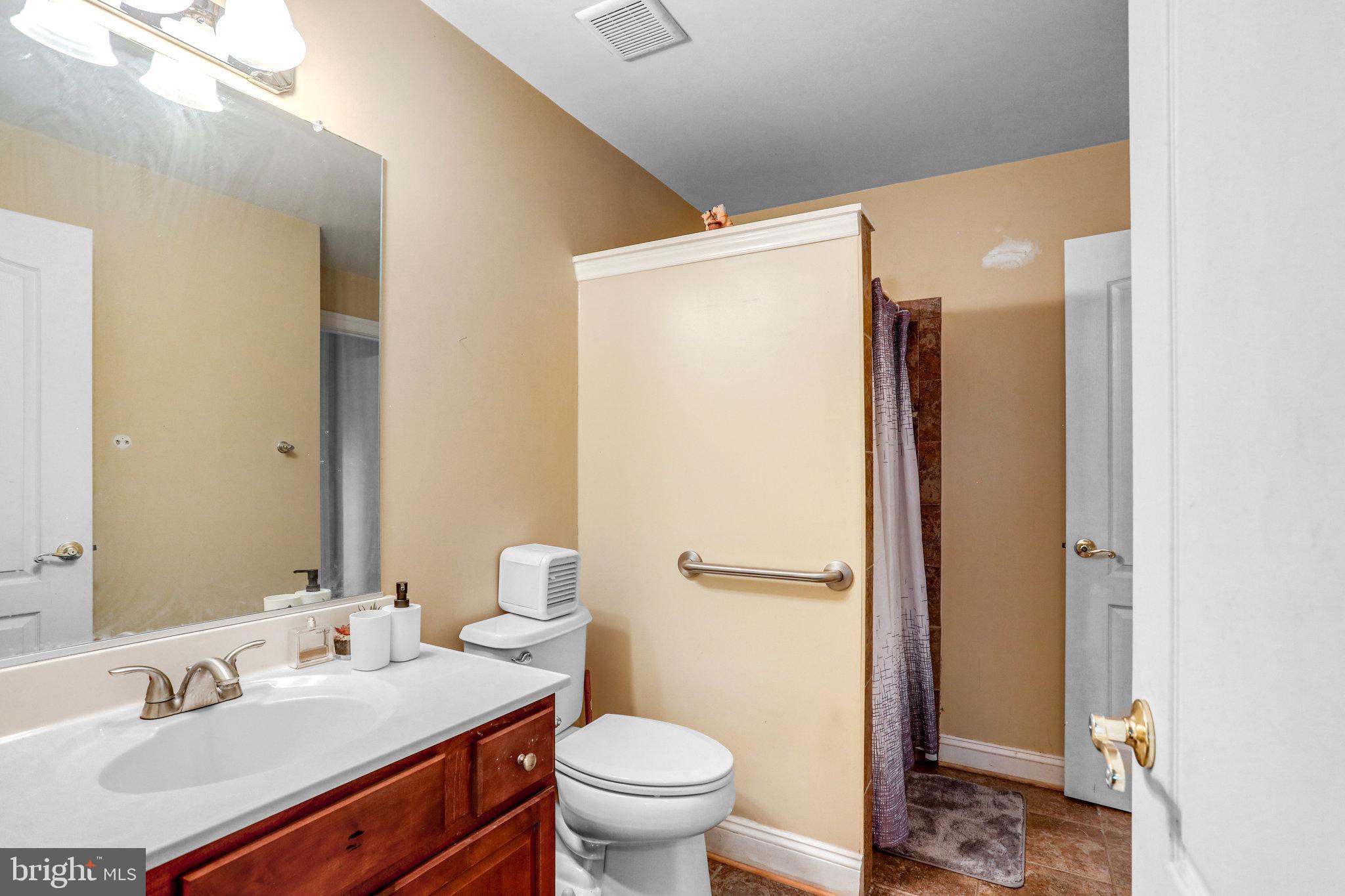 HAMPTONS AT WOODMORE - Residential