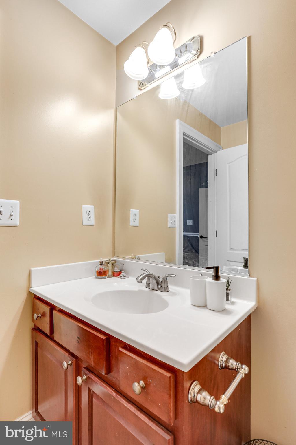 HAMPTONS AT WOODMORE - Residential