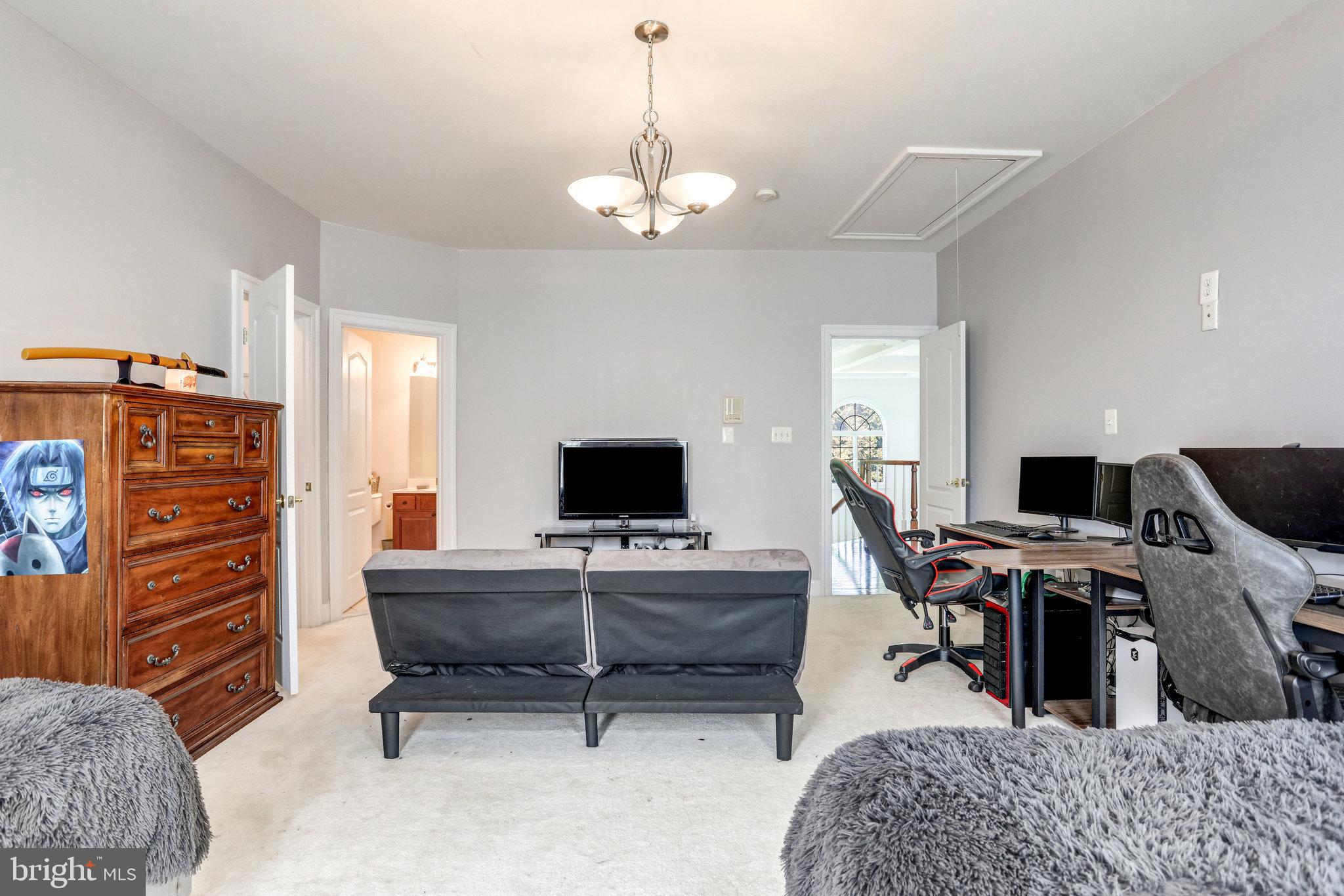 HAMPTONS AT WOODMORE - Residential